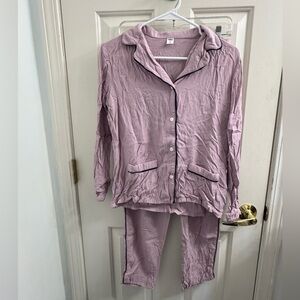 Old Navy Mauve Pajama set top is XS and bottoms are s